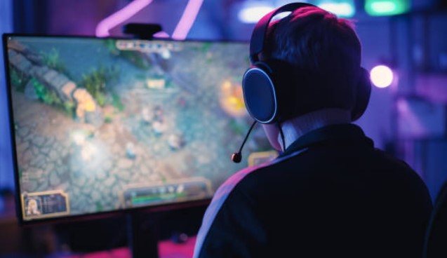 The Evolution of Online Games and the Competitive Position of Leading Brands